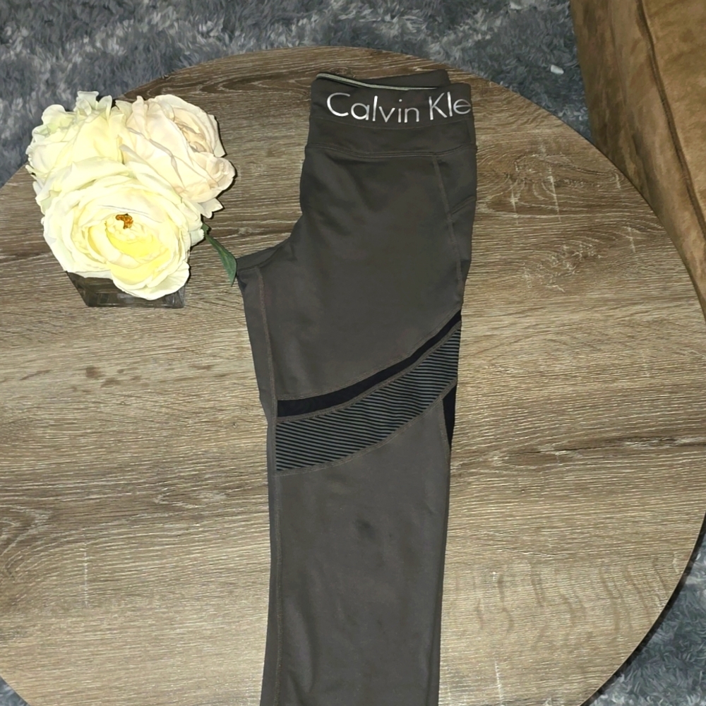 Calvin Klein Yogas